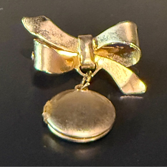 Vintage Gold tone bow and locket brooch - Picture 3 of 6